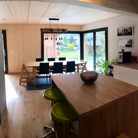 Comfort, Authenticity And Mountain Views 木屋 琪纳尔