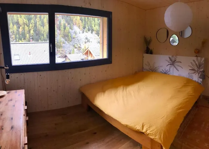 Comfort, Authenticity And Mountain Views 木屋 琪纳尔