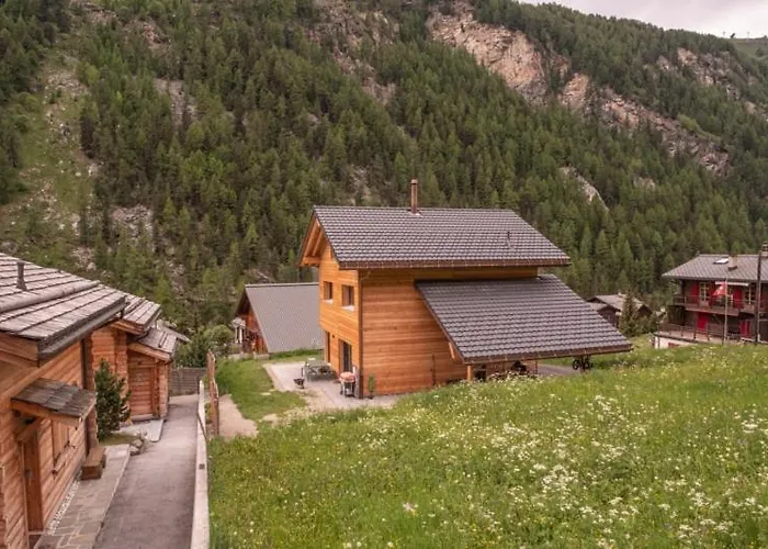 木屋 Comfort, Authenticity And Mountain Views *