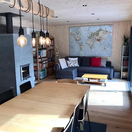 シャレー Comfort, Authenticity And Mountain Views *